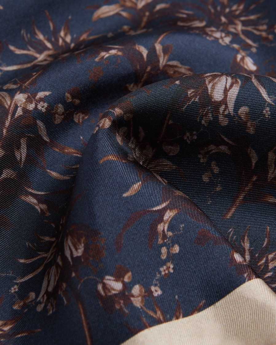 Ted Baker Leefpok Silk Floral Pocket Square Navy | 9340517-XI